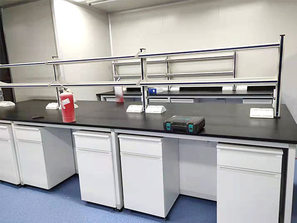 全鋼實(shí)驗(yàn)臺帶輪子 全鋼實(shí)驗(yàn)臺帶輪子